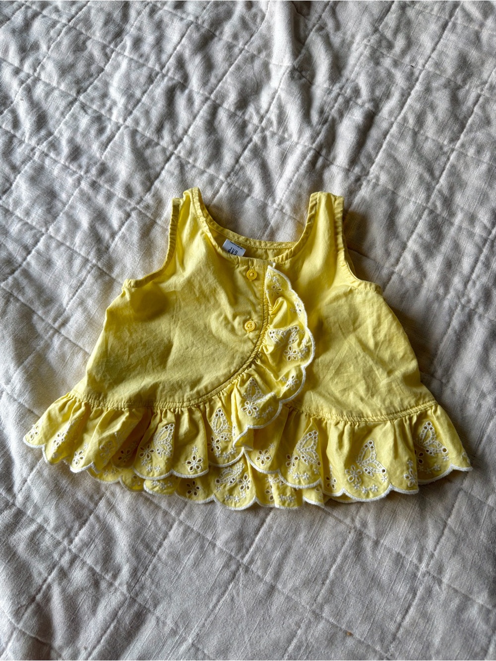 Baby Gap Yellow Eyelet Ruffle Outfit Set 18-24M 100% Cotton - Picture 9 of 10